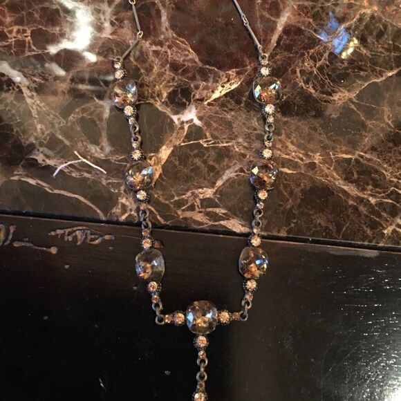 YONI GORGEOUS crystal gem necklace - Picture 3 of 9